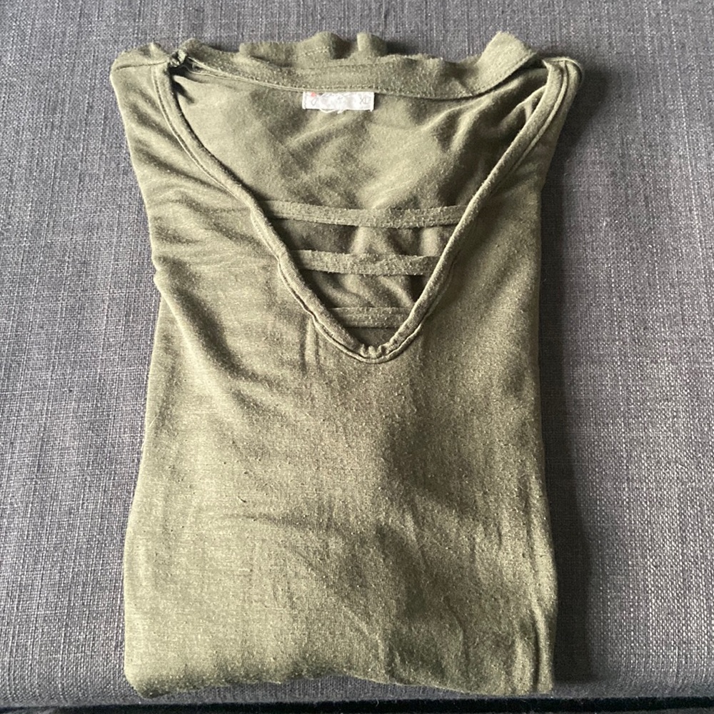 Glitz long sleeve v neck top